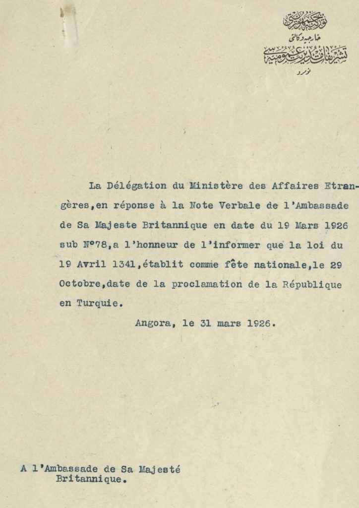 29 Ekim'in Türkiye'nin millî bayramı olduğunu İngiltere Büyükelçiliğine bildiren 31 Mart 1926 tarihli Fransızca resmî yazı.